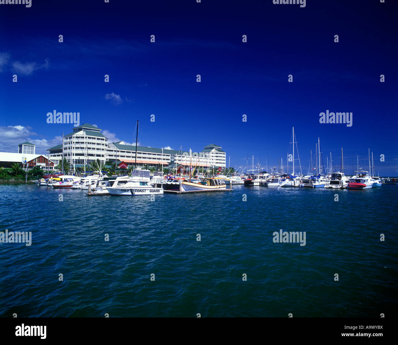 MARLIN JETTY MARINA CAIRNS NORTH QUEENSLAND AUSTRALIA Stock Photo - Alamy
