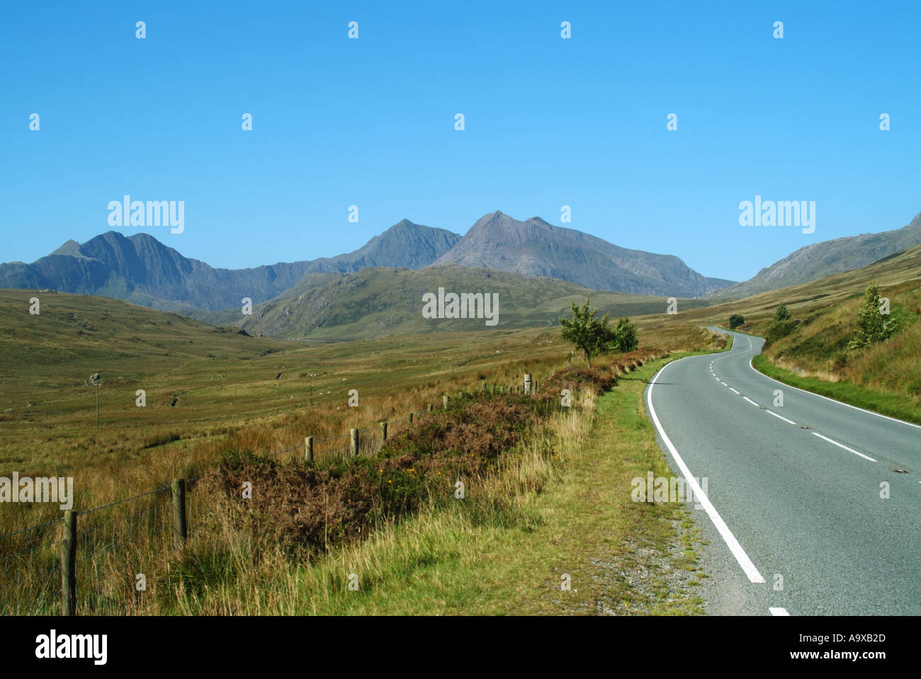 Snowdon nation park hi-res stock photography and images - Alamy