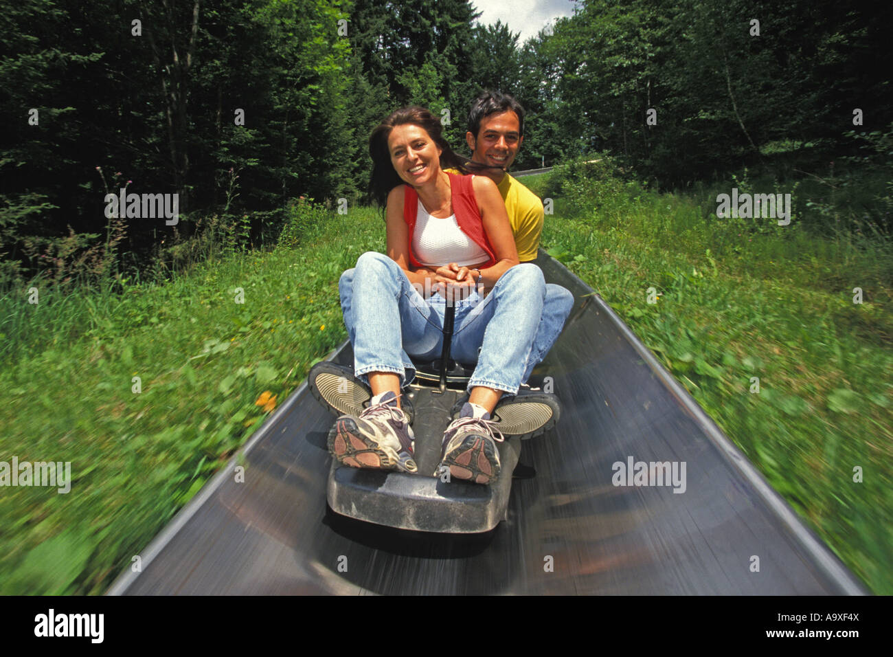 couple bob running Stock Photo - Alamy