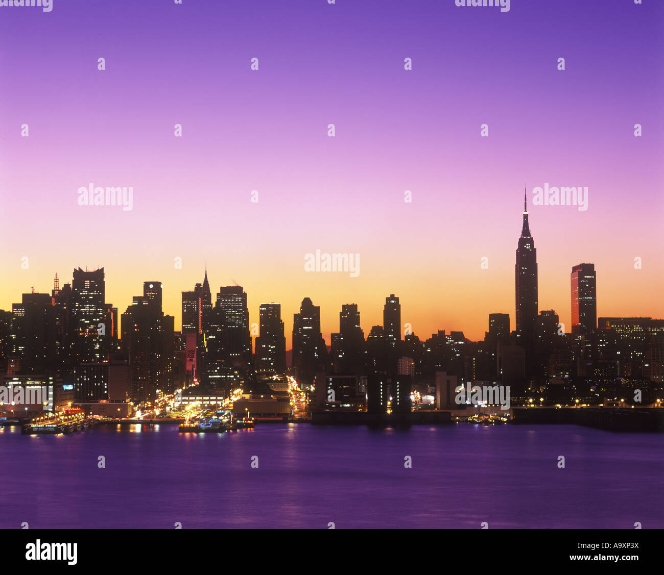 MIDTOWN SKYLINE MANHATTAN NEW YORK CITY USA Stock Photo Alamy