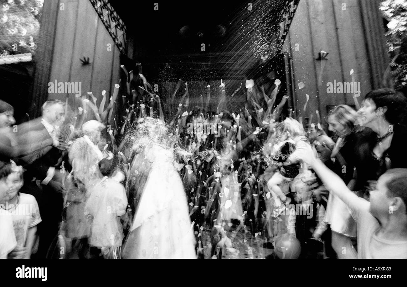 Throwing rice Black and White Stock Photos & Images Alamy