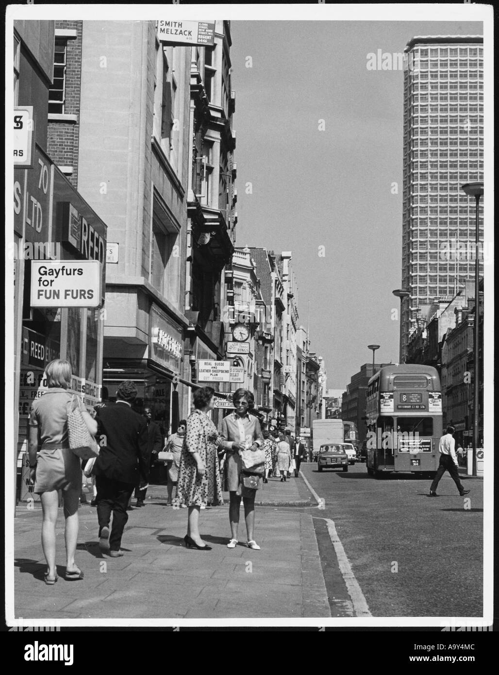 1960s shopping Black and White Stock Photos & Images Alamy