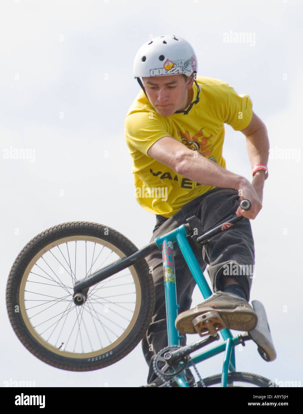 Stunt bmx hi-res stock photography and images - Alamy