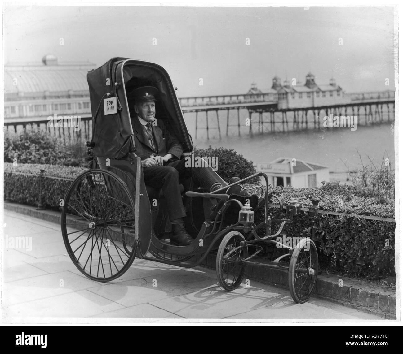 Bath chair hi res stock photography and images Alamy