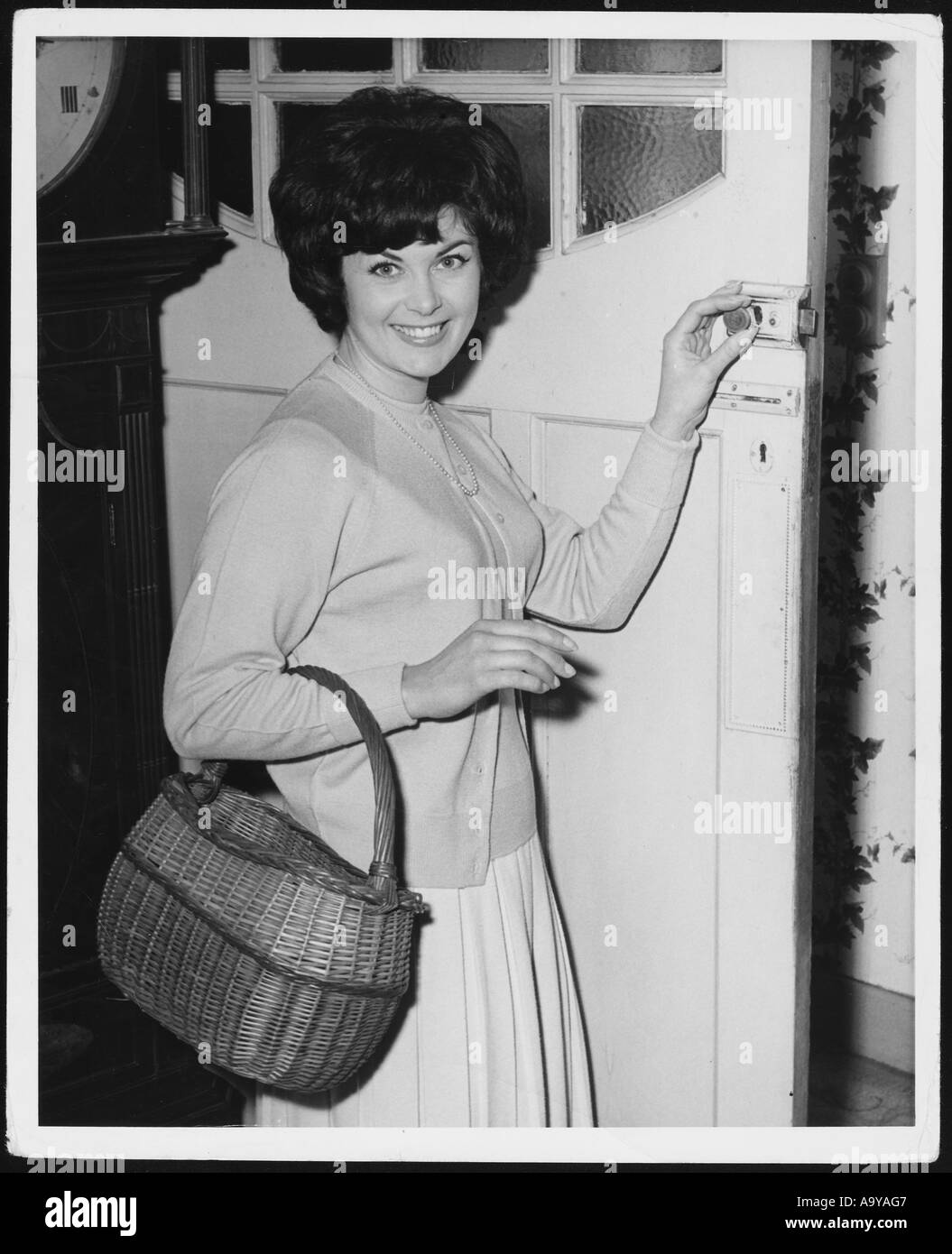 1960s housewife Black and White Stock Photos & Images - Alamy