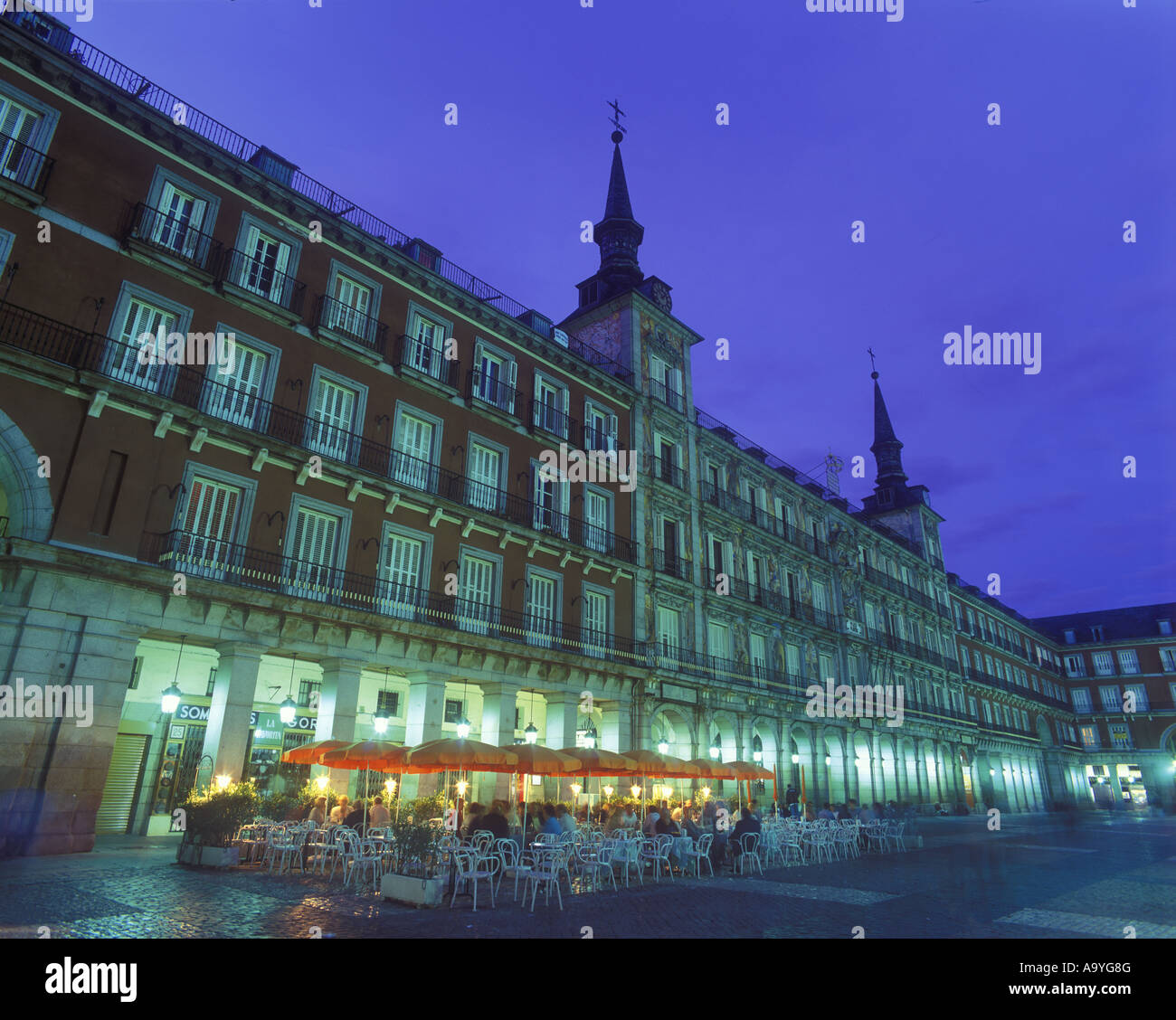STREET SCENE OUTDOOR CAFES PLAZA MAYOR MADRID SPAIN Stock Photo Alamy