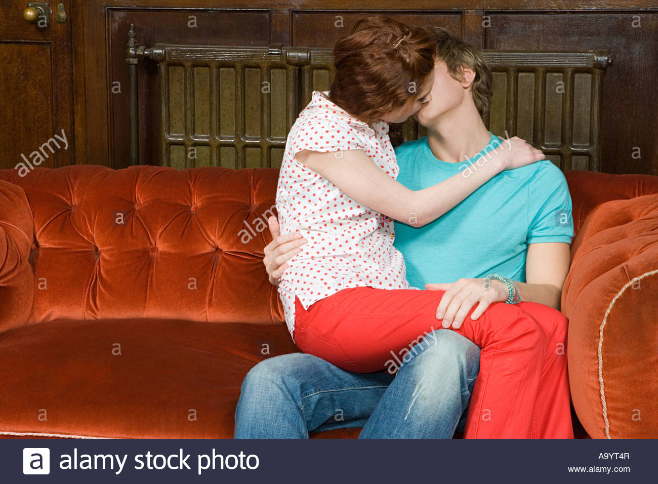 amateur teen lesbian kissing