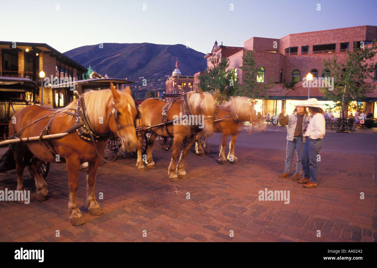 Horsedrawn High Resolution Stock Photography and Images - Alamy