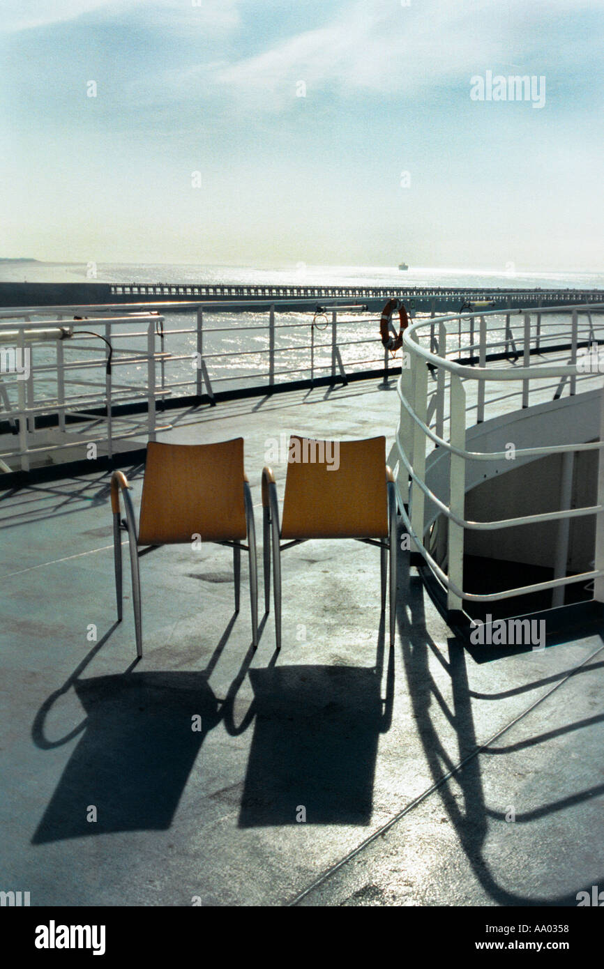 Ship deck horizon hi-res stock photography and images - Alamy