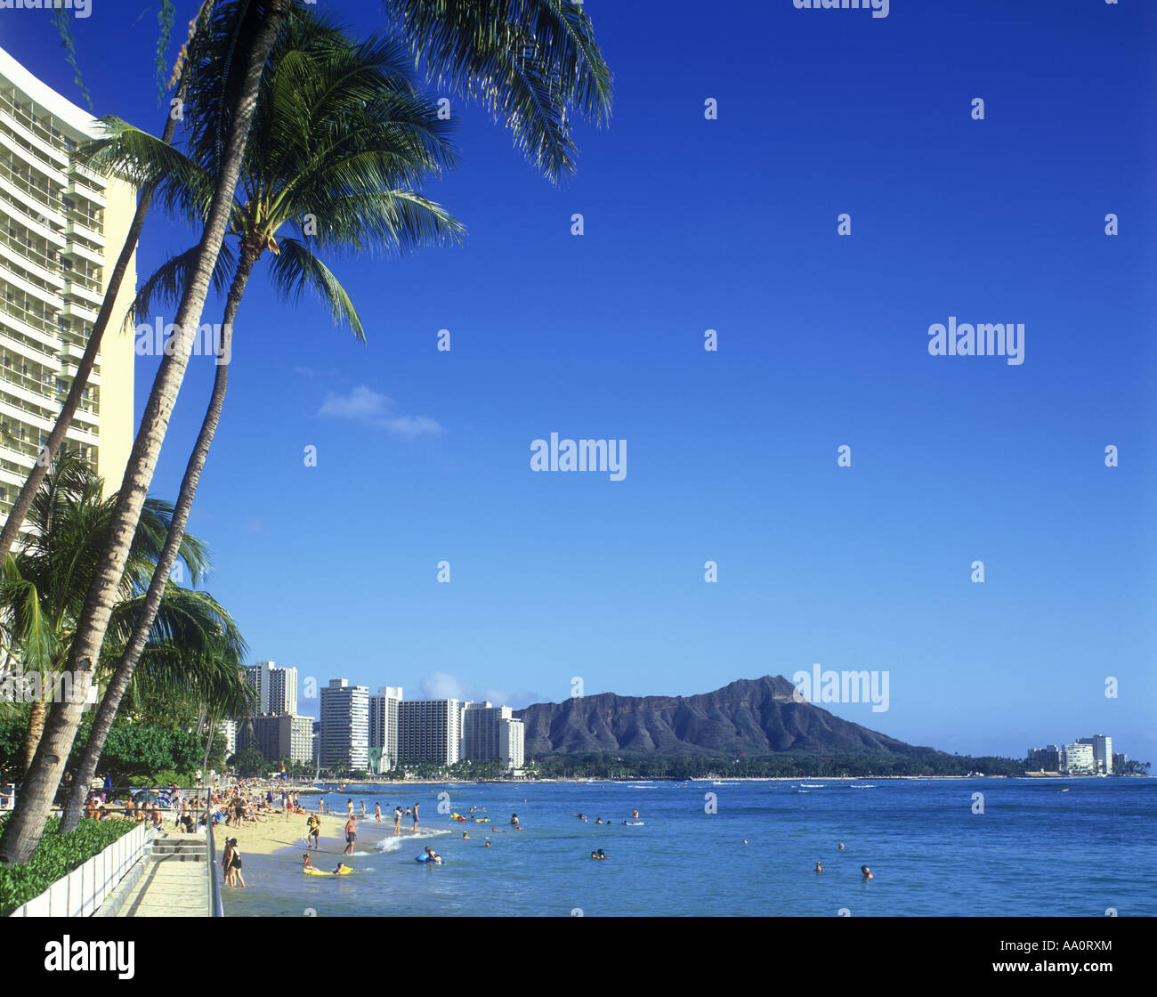 WAIKIKI BEACH AND DIAMOND HEAD HONOLULU OAHU HAWAII USA Stock Photo - Alamy