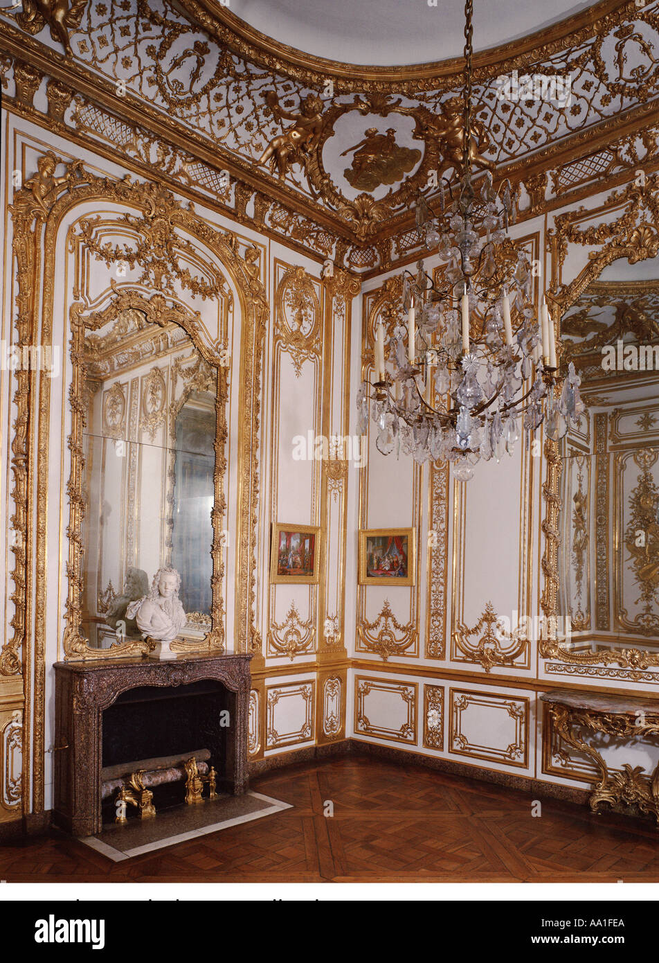 Palace Of Versailles Le Cabinet De La Vaisselle D Or Stock Photo Alamy Palace Of Versailles Le Cabinet De La Vaisselle D Or Stock Photo Alamy