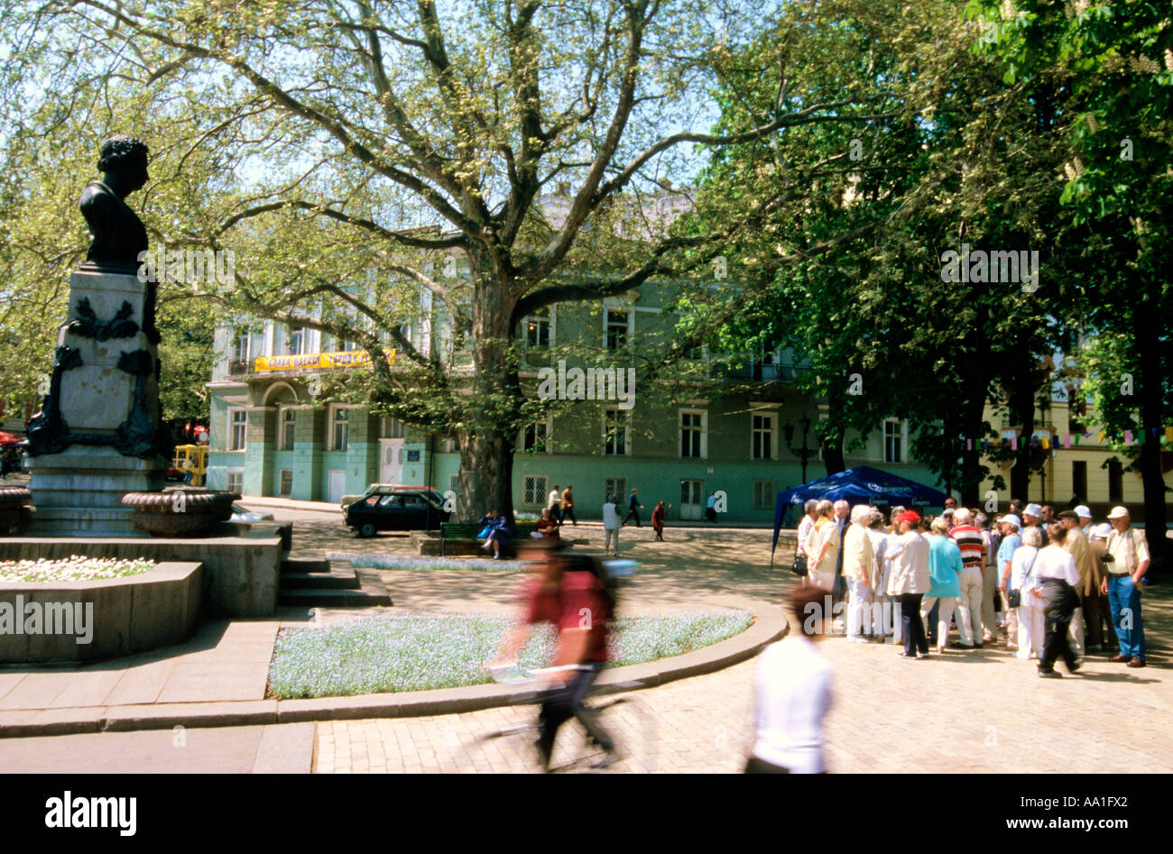 Odessa, Ukraine, people walking by Pushkin's monument Stock Photo Alamy