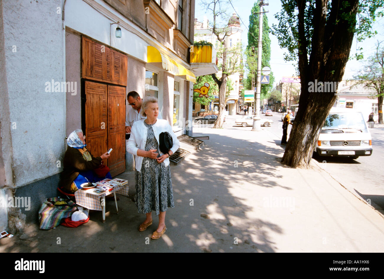 Ukraine, Odessa, street vendor selling cigarettes Stock Photo Alamy