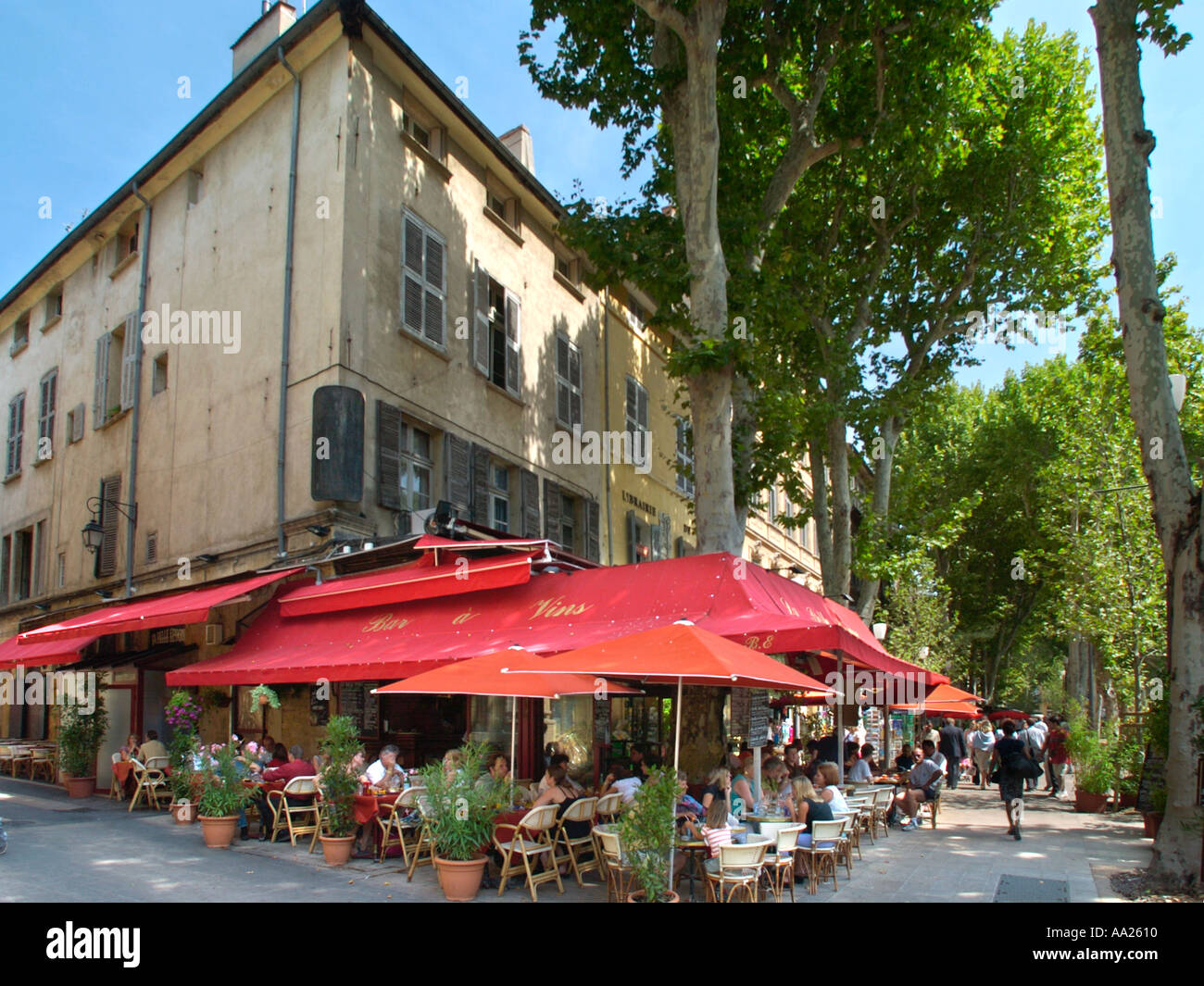 Restaurant on the Cours Mirabeau in the Old Town, Aix-en-Provence ...