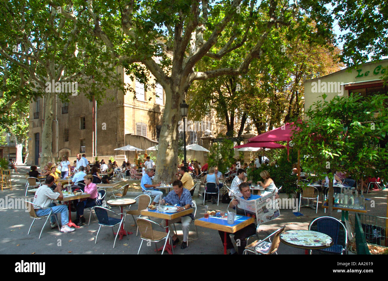 People in cafes bars in the old town of aix en provence hi-res stock ...