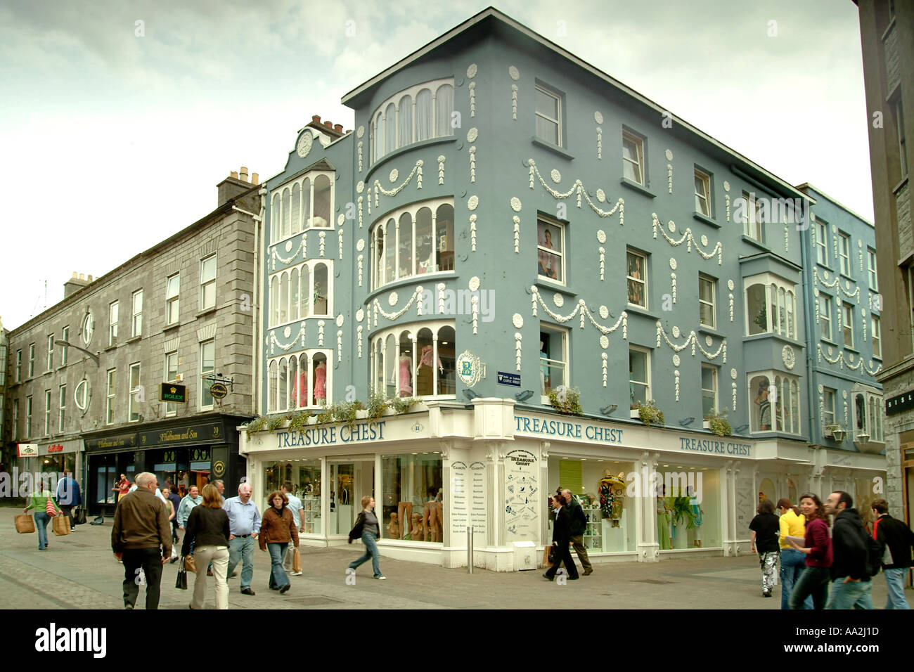 Pedestrians and buildings on Quay Street in Galway, Ireland Stock Photo