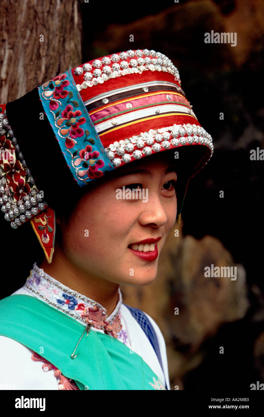 1, one, Chinese woman, Sani woman, Sani people, ethnic group, ethnic minority, Shilin Stone Forest, Stone Forest, Shilin, Yunnan Province, China, Asia Stock Photo