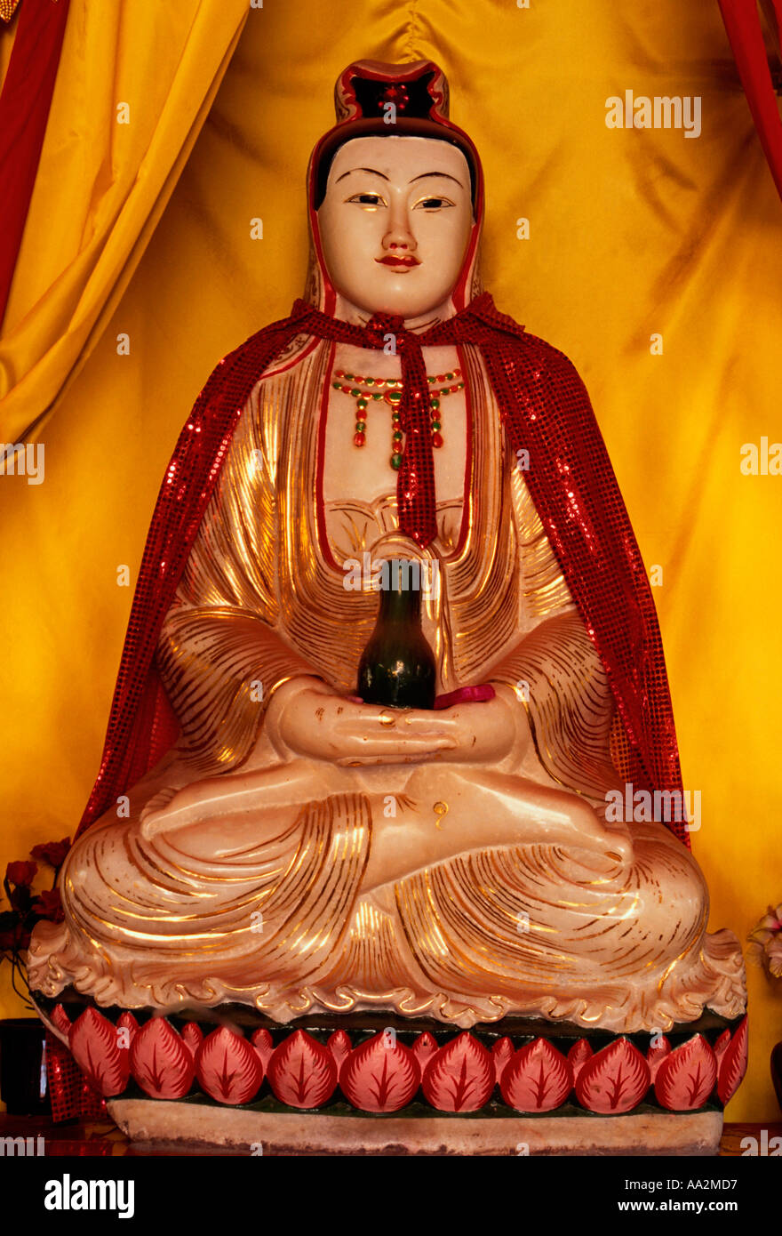 statue of Quan Yin, Quan Yin, female Budhha, Yuantong Temple, Chinese