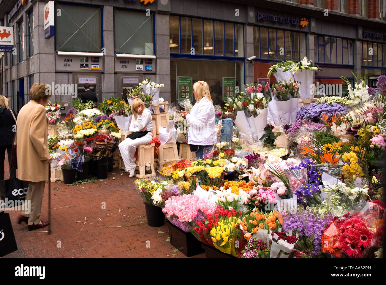 Flower Sellers on Grafton Street, Dublin, Ireland Stock Photo Alamy
