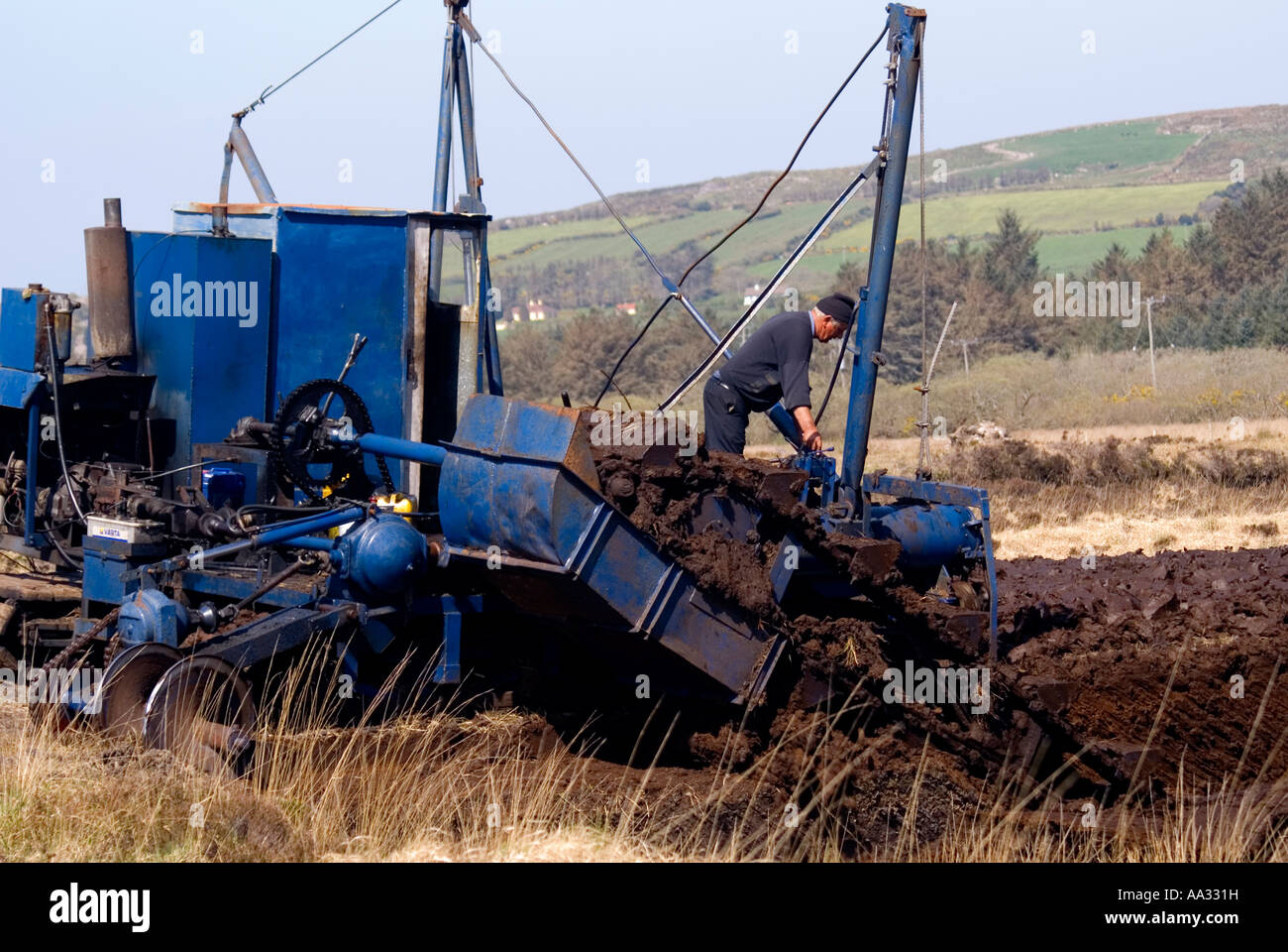 Traditional turf cutting ireland hires stock photography and images Alamy