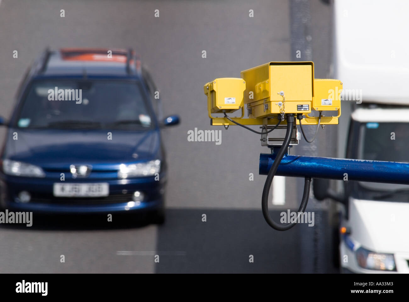 Yellow average speed cameras hires stock photography and images Alamy