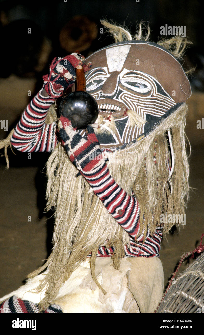 African dance masks hi-res stock photography and images - Alamy