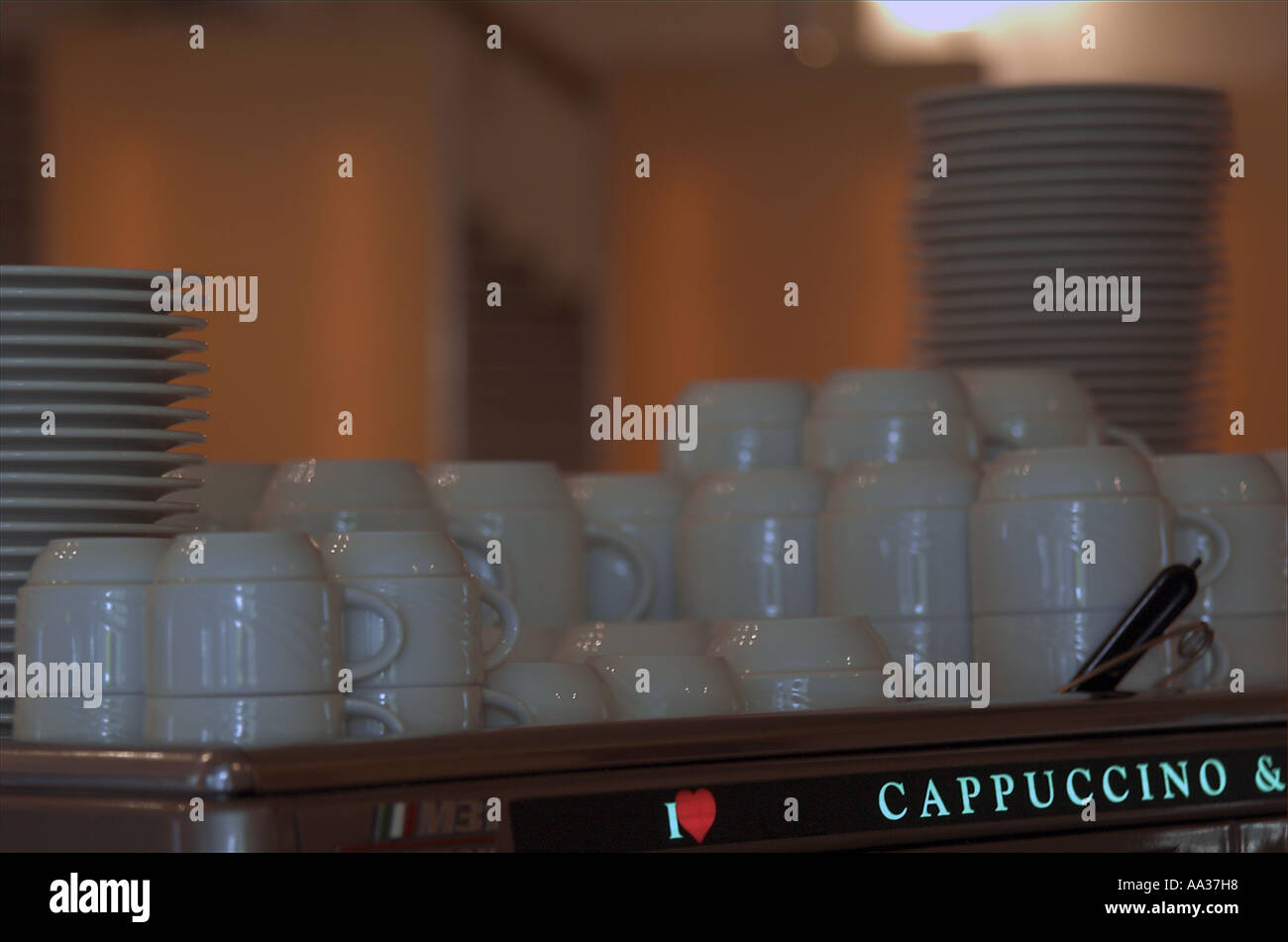 Tidy plates and cups Stock Photo Alamy