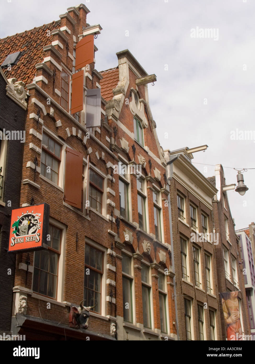 Lifting bars and hooks old homes for raising furniture by block and