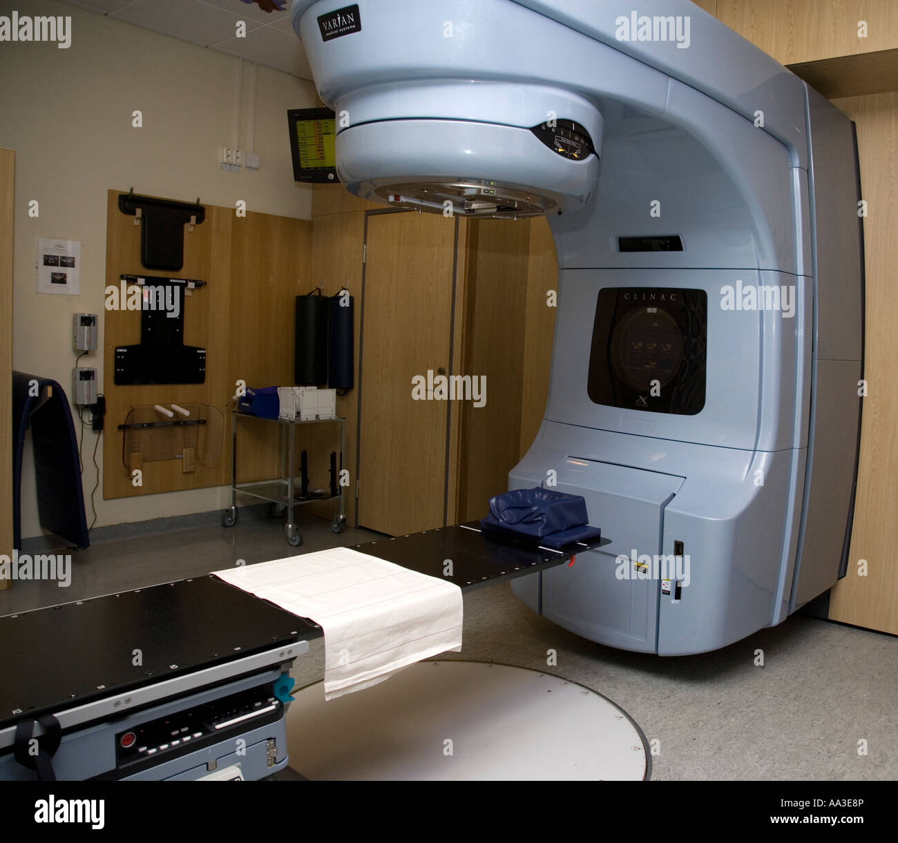 Radiotherapy room at Karolinska Hospital in Stockholm Stock Photo Alamy