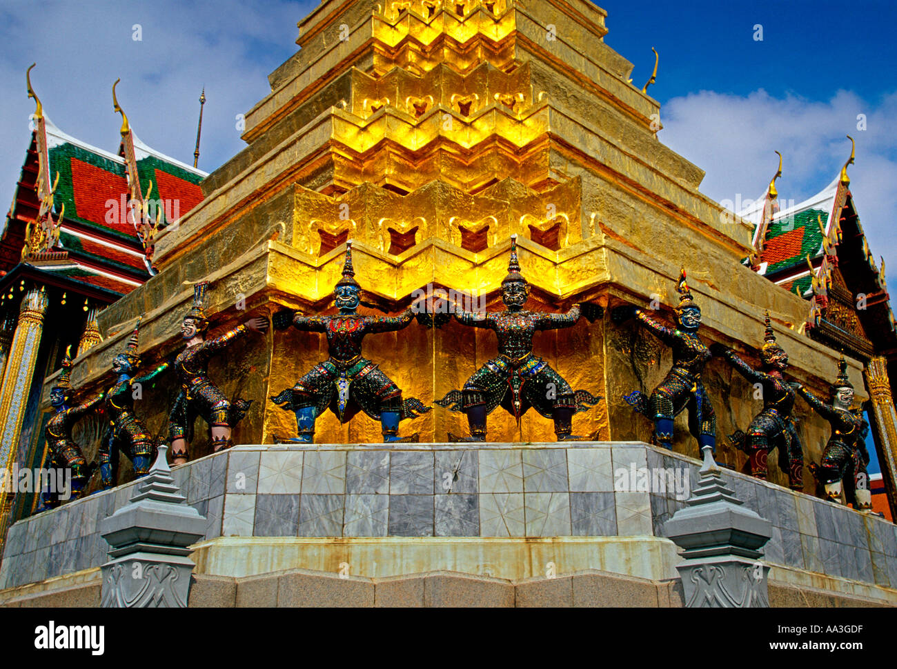 guardians, sculptures, gilded chedi, chedi, Wat Phra Si Ratana Sasadaram, Wat Phra Kaeo, Bangkok, Thailand, Asia Stock Photo