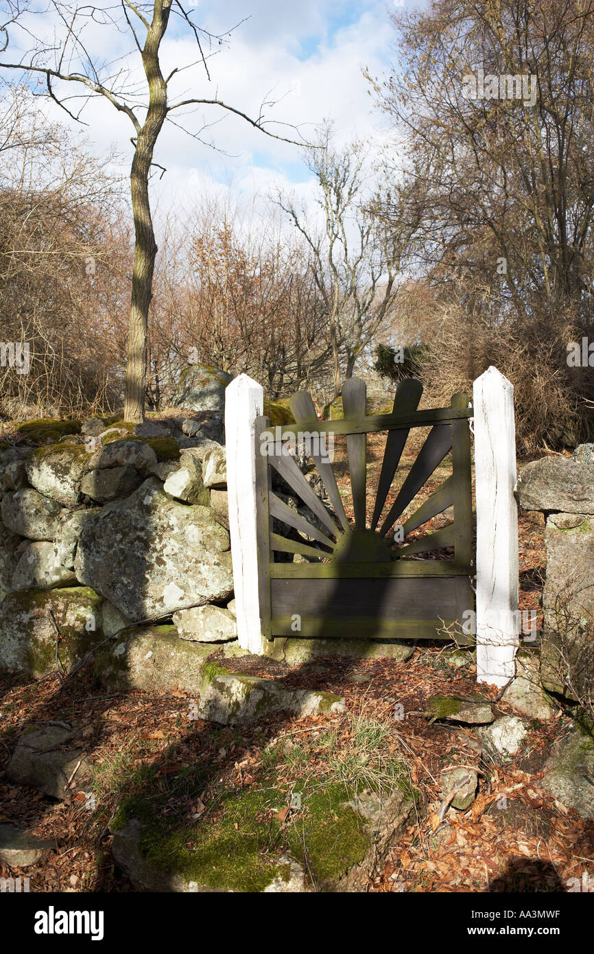 Traditional stone gate post hi-res stock photography and images - Alamy