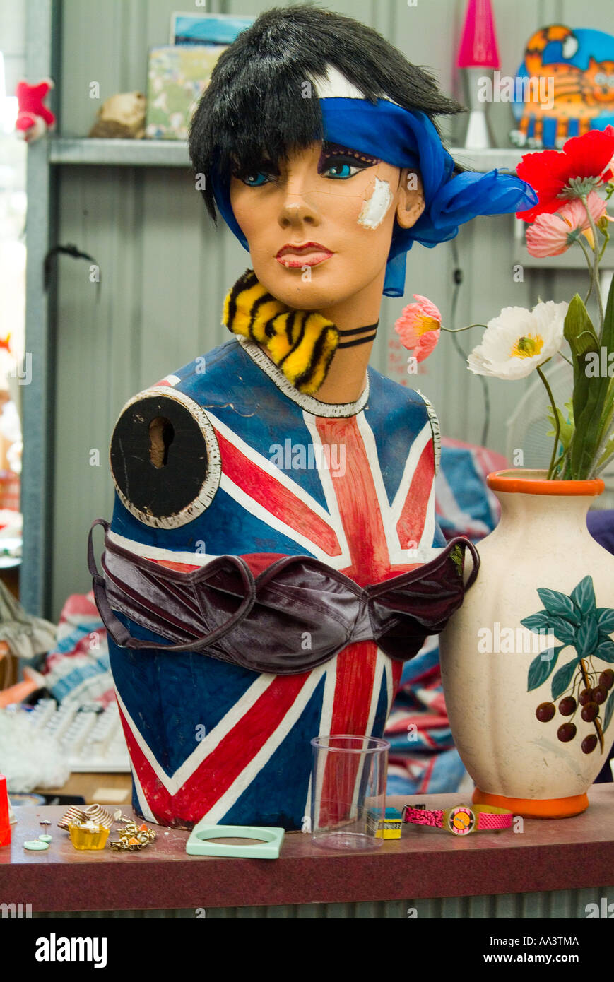 Junk art hi-res stock photography and images - Alamy
