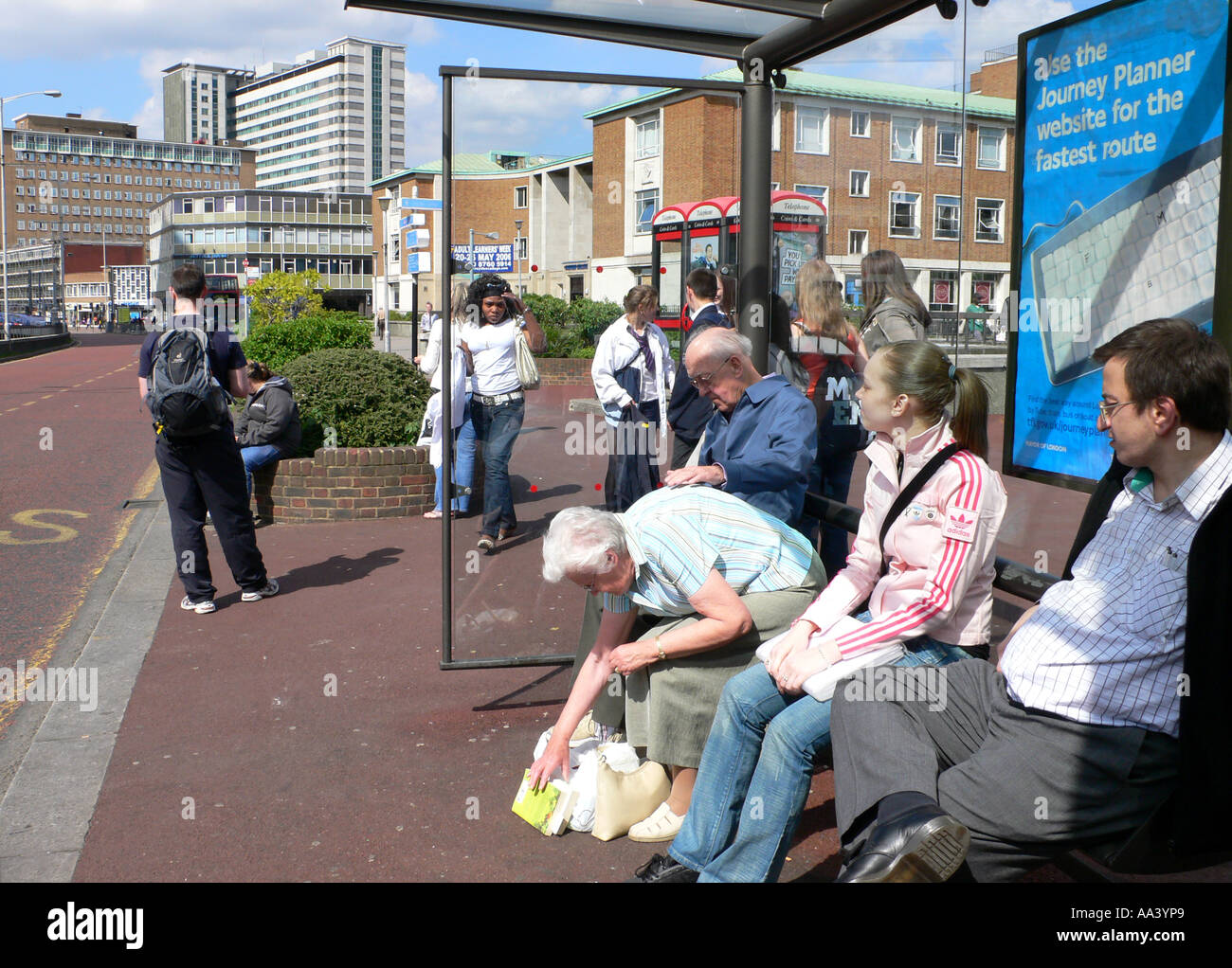 Bus queue hi-res stock photography and images - Alamy