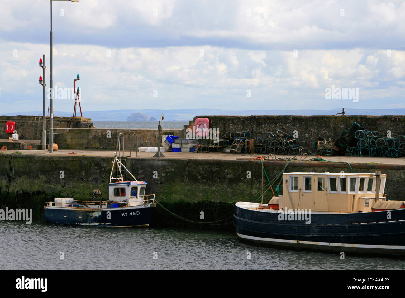 st monance quayside harbour walls  picturesque village east neuk fife scotland uk gb Stock Photo