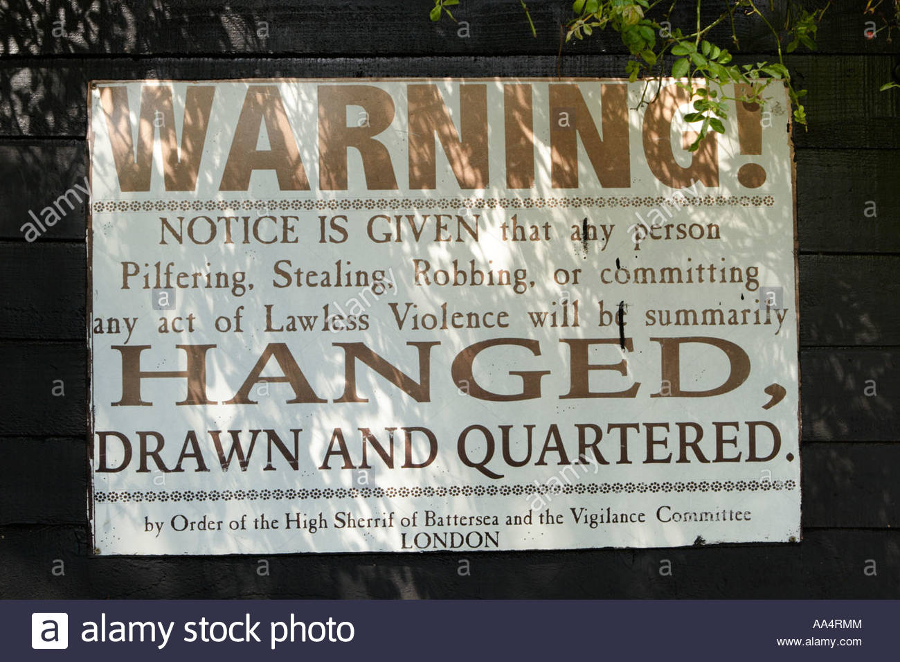 Old sign saying that robbers and thieves will be ‘Hanged, drawn and