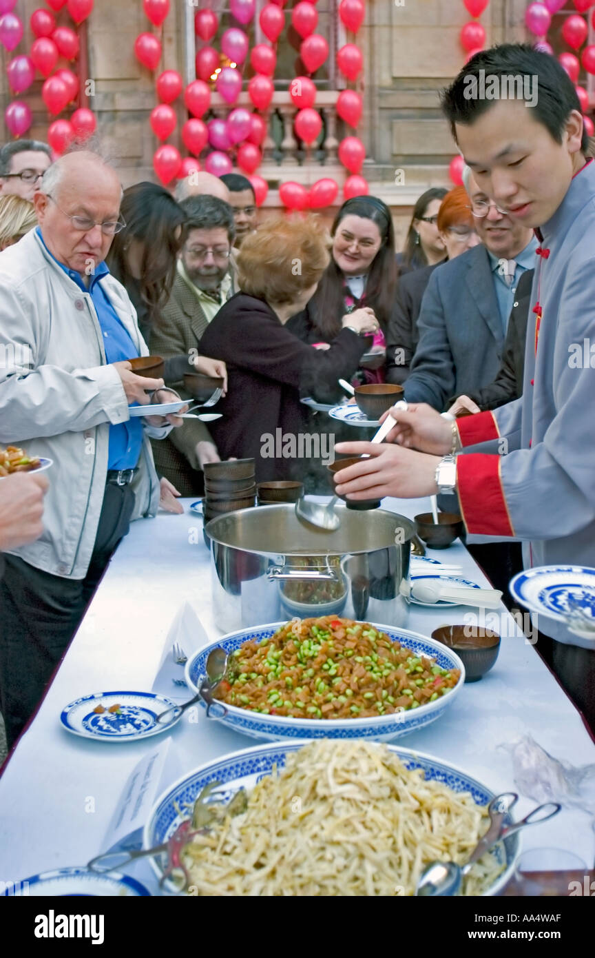 Paris France, People Helping Themselves to "Chinese Food" at the