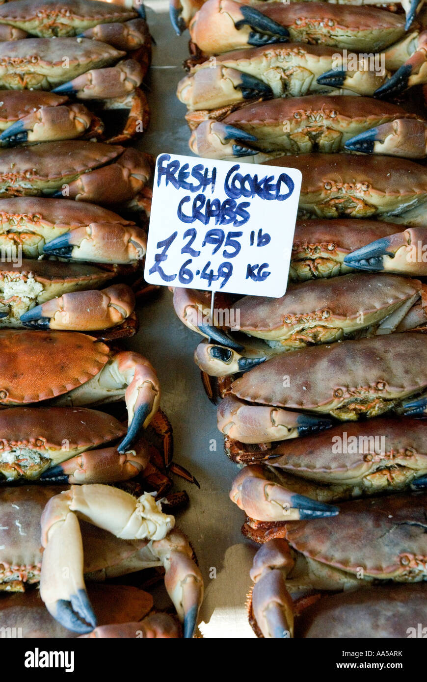 Fresh cooked local crabs Rock a Nore Fisheries fish shop Hastings Old Town East Sussex UK Stock Photo