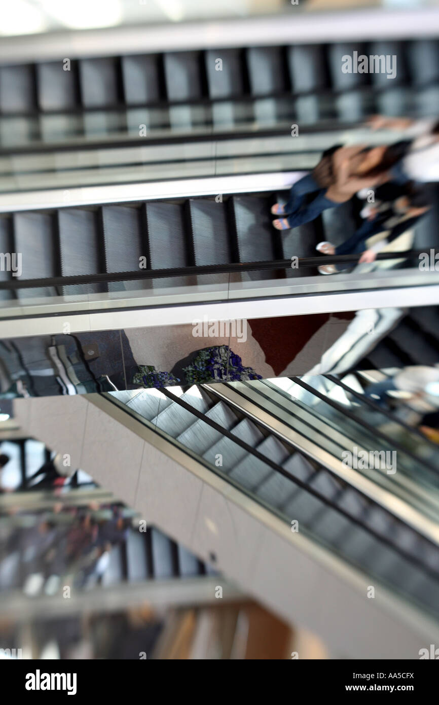 Escalator mall cross hi-res stock photography and images - Alamy