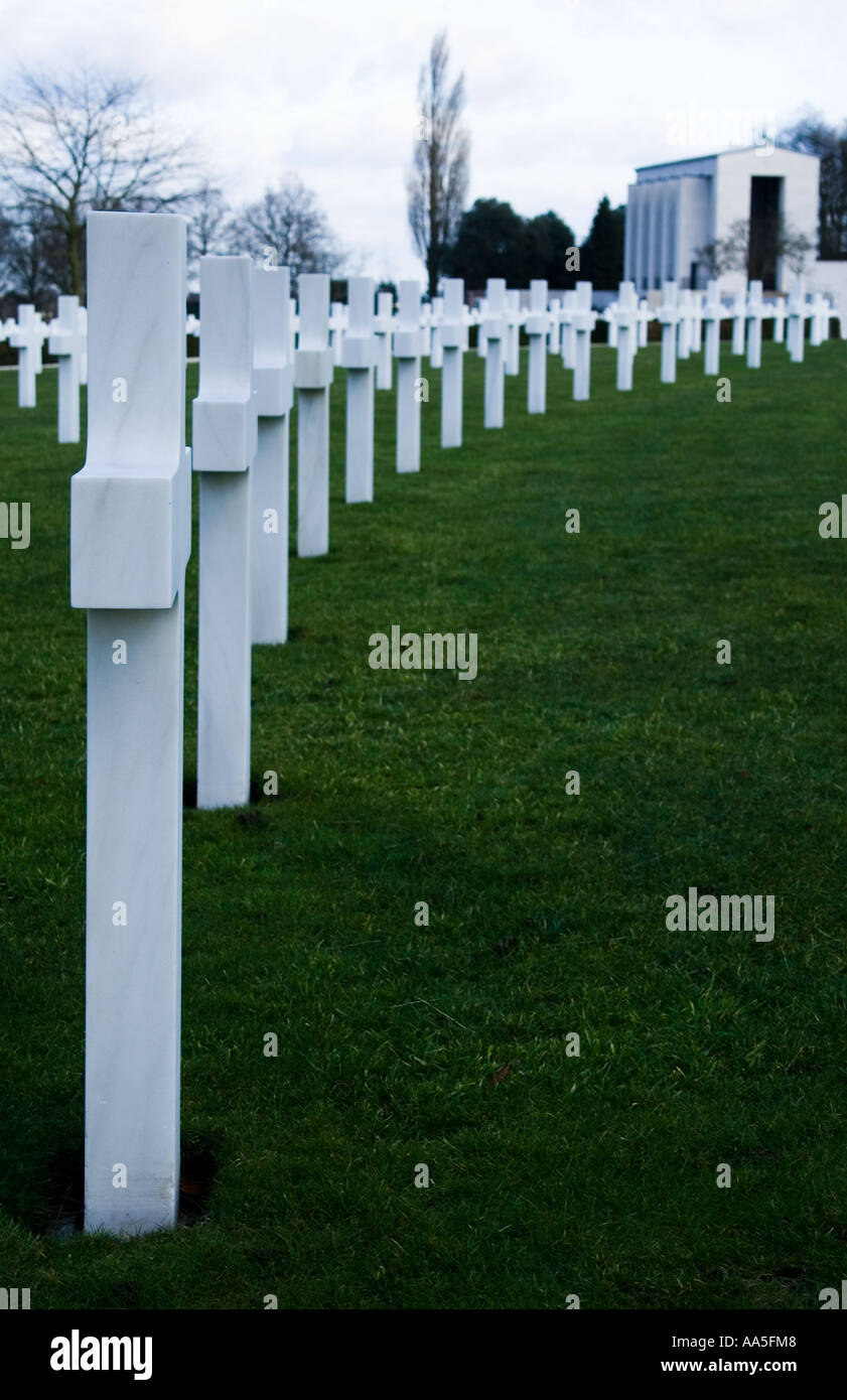 American Cemetery Line of white crosses Stock Photo Alamy