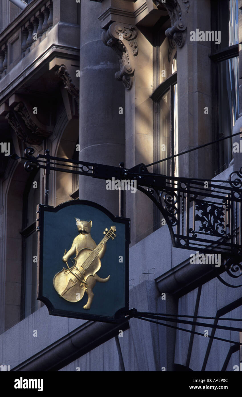 Hey diddle diddle the cat and the fiddle - Bank sign hanging above Lombard Street, City of London, England Stock Photo