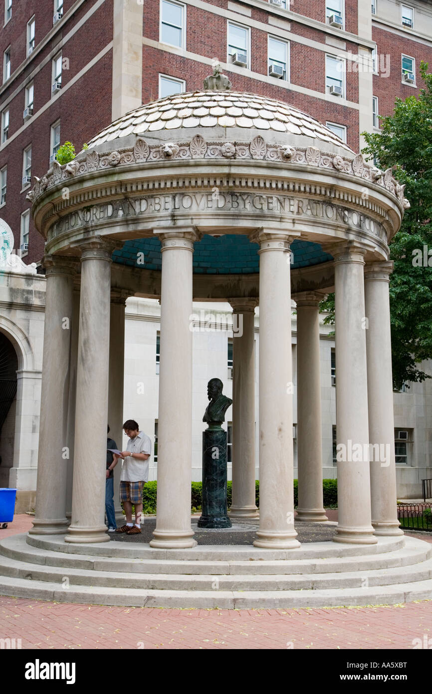 Columbia university campus new york hi-res stock photography and images ...