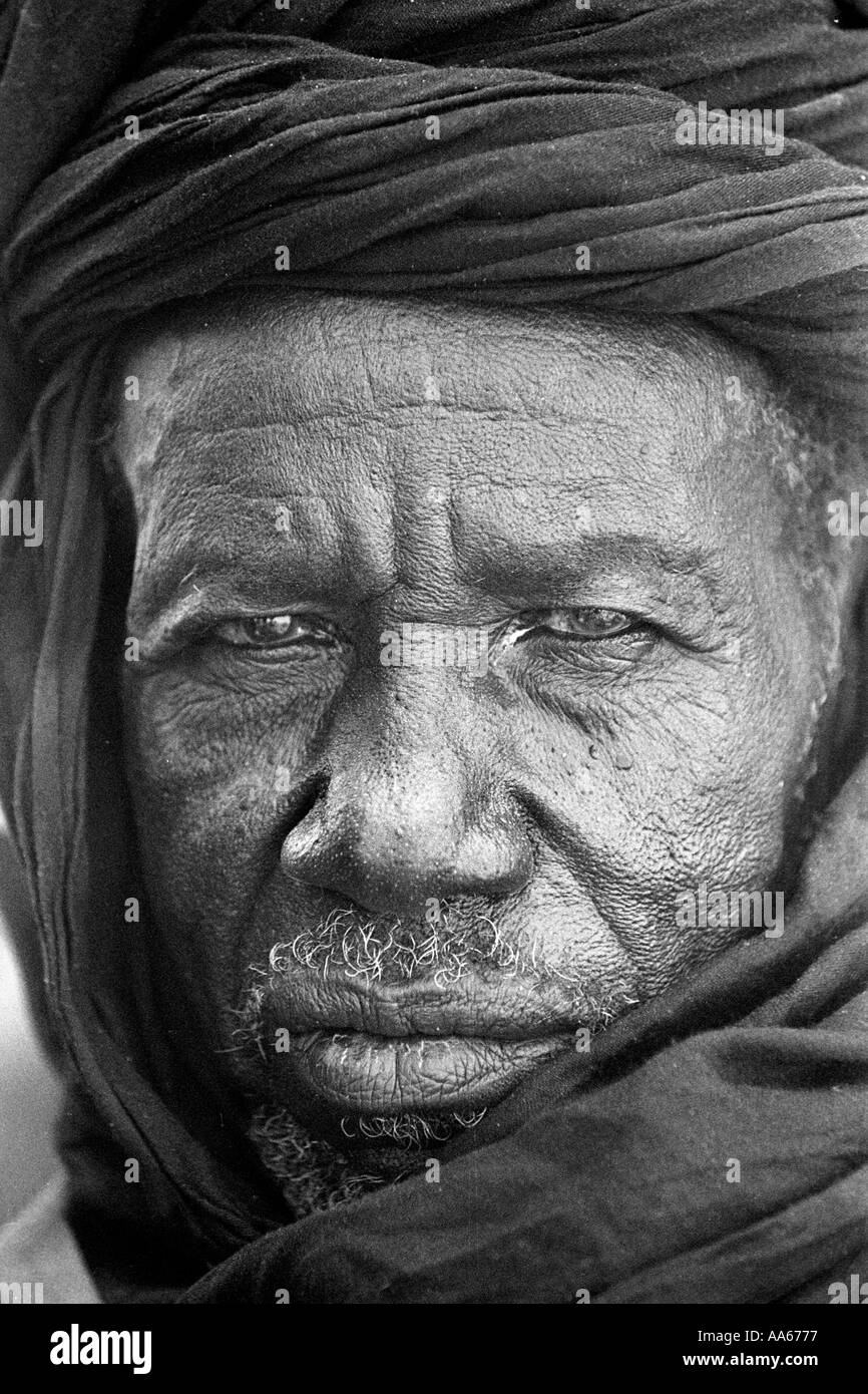 A Mauritanian poses for a portrait in the village of Bounessa in the Affole region of Mauritania Bounessa is a village of only Stock Photo
