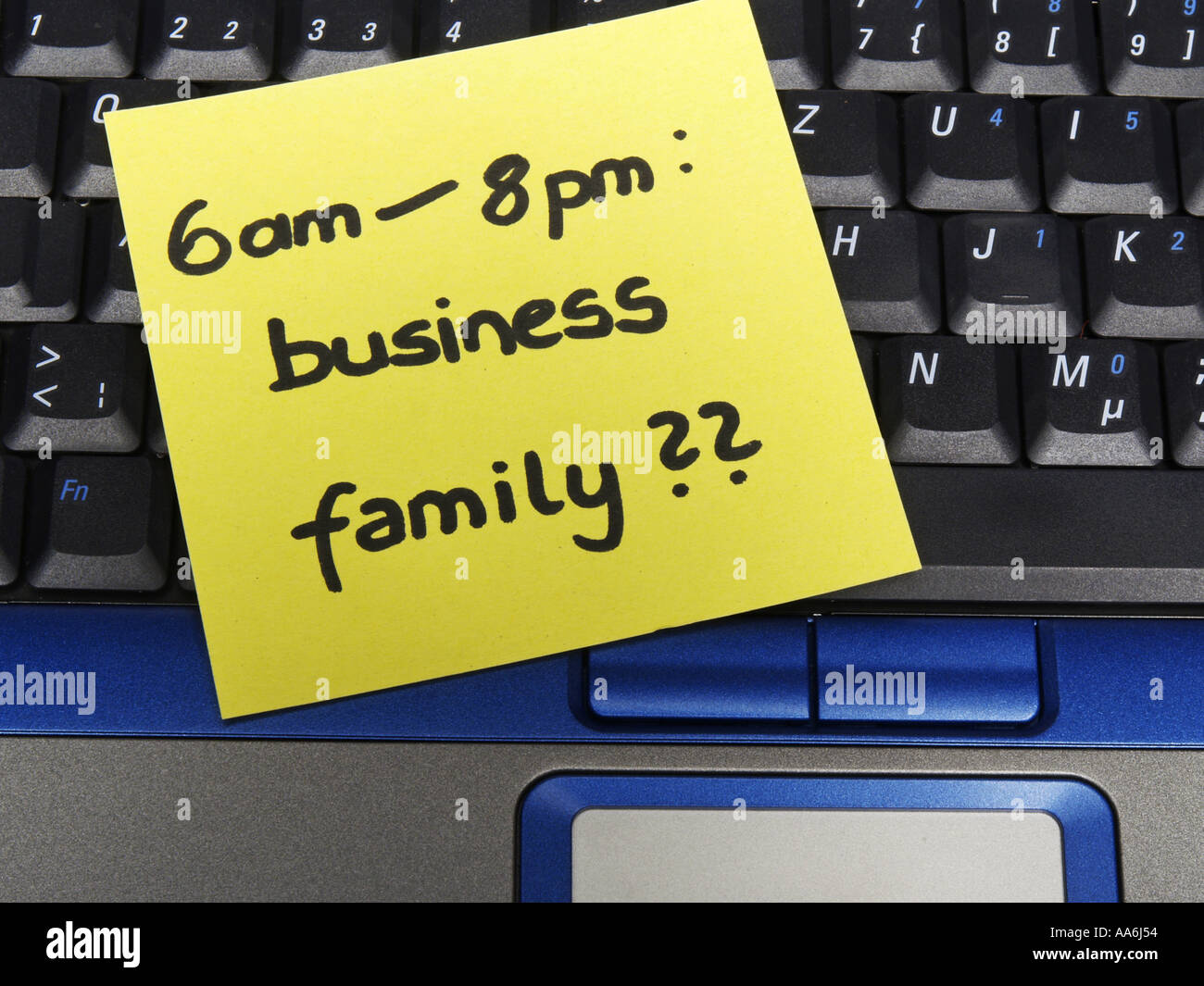 memo-note-on-notebook-schedule-business-family-with-question-mark
