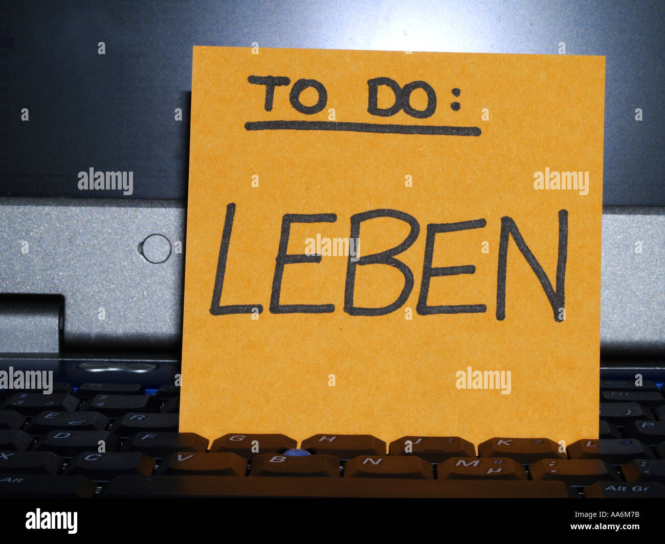 memo note on notebook to do leben live Stock Photo