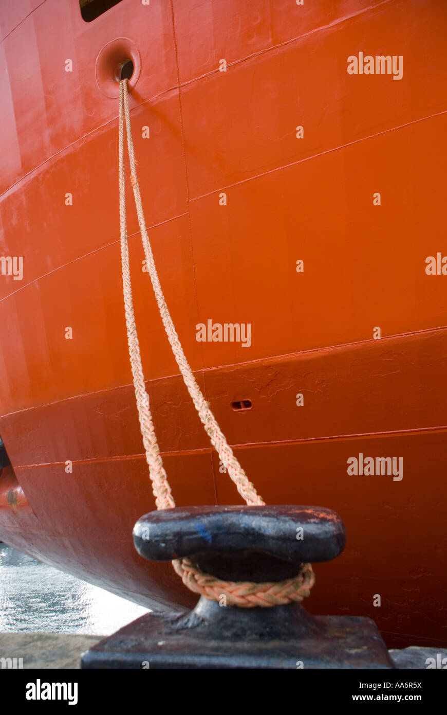 Ship mooring lines Stock Photo Alamy