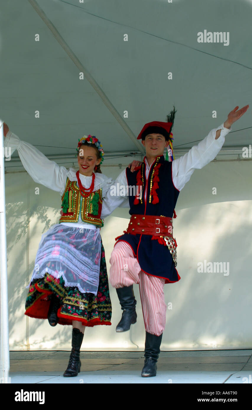 Polish folk dance Stock Photo - Alamy