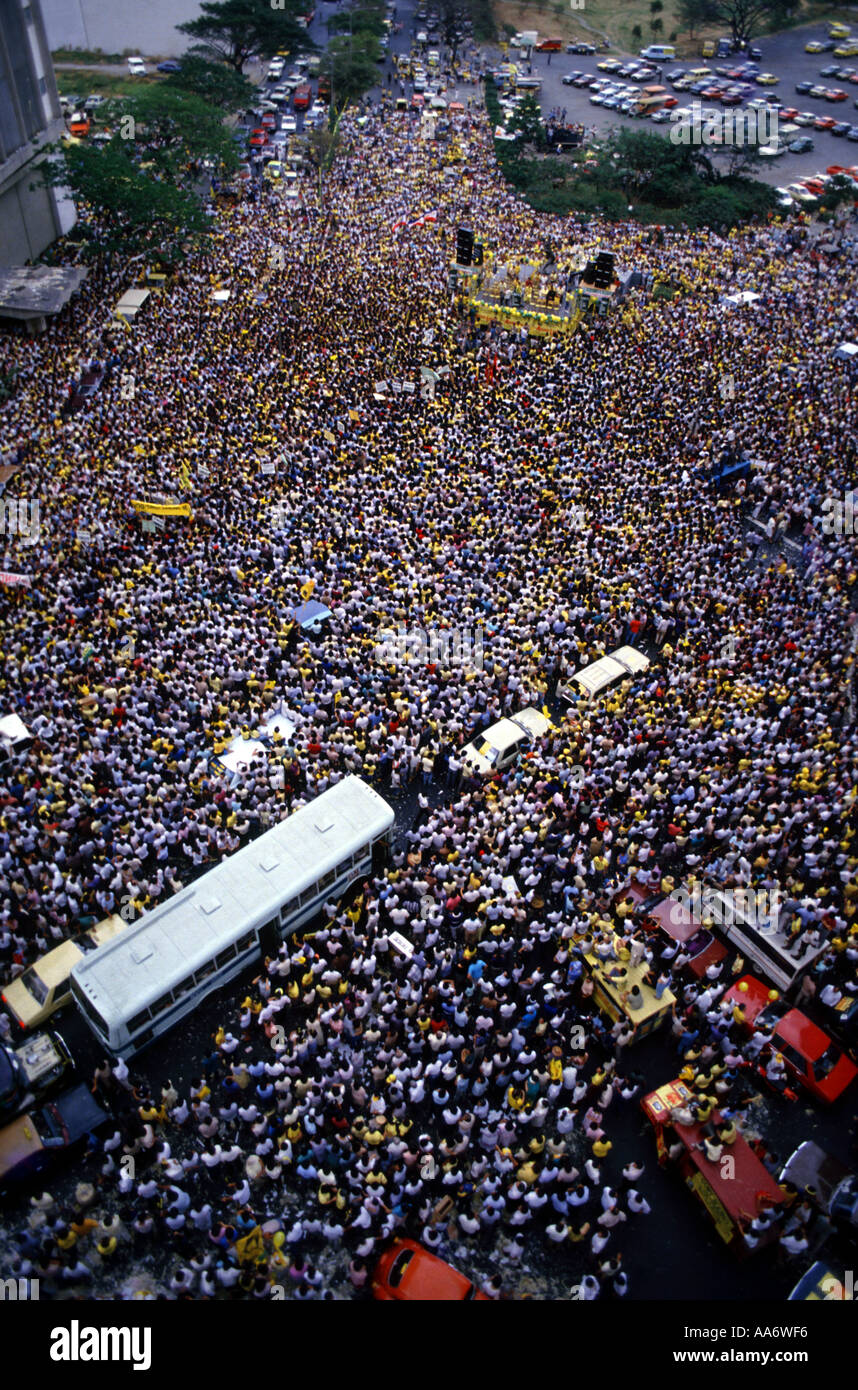 People Power revolution Makati, Manila, Philippines, south east Asia, to oust President Ferdinand Marcos and put Corazon Aquino into power. Stock Photo