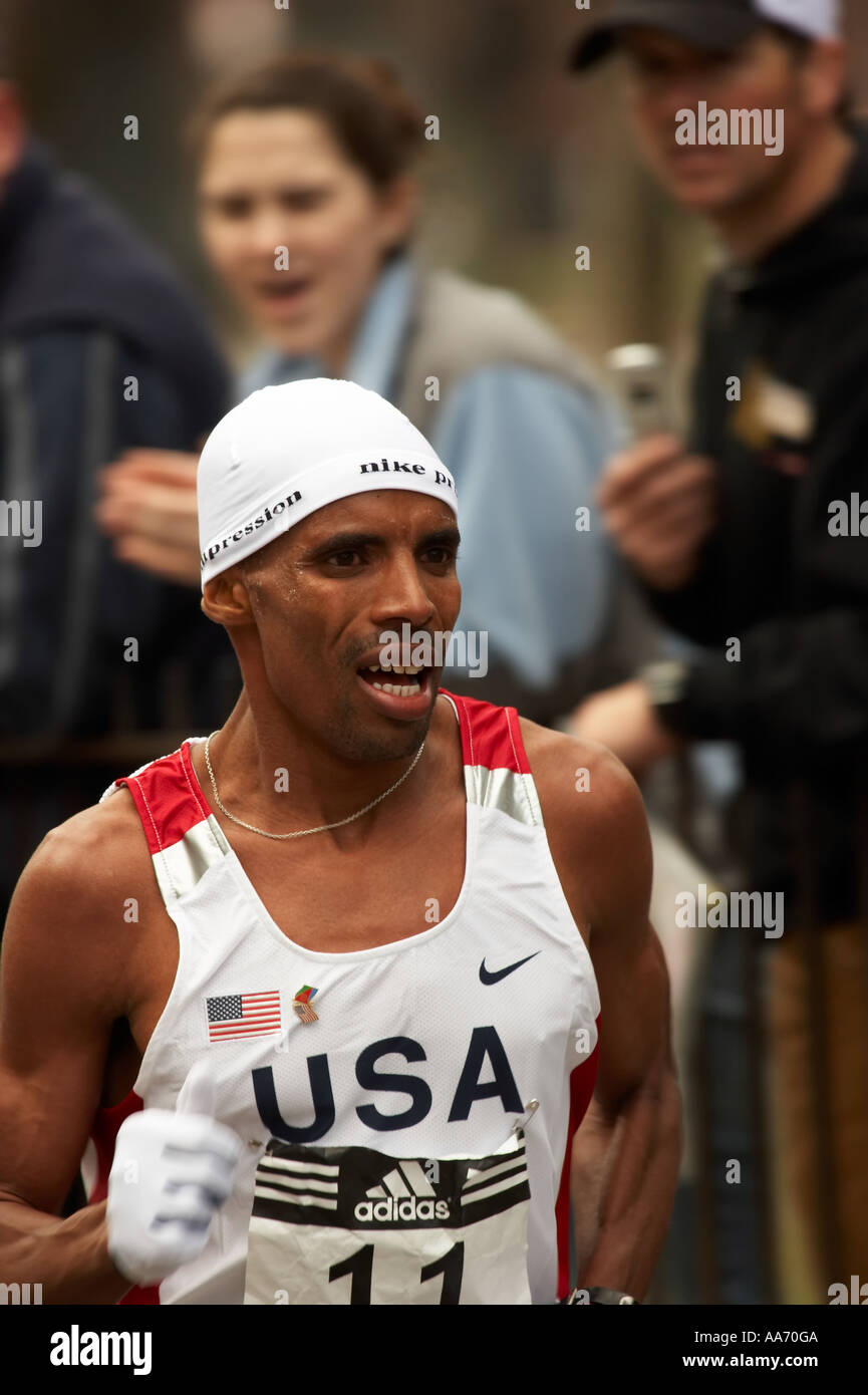 Top US marathon runner Meb Keflezighi running during the 2006 Boston