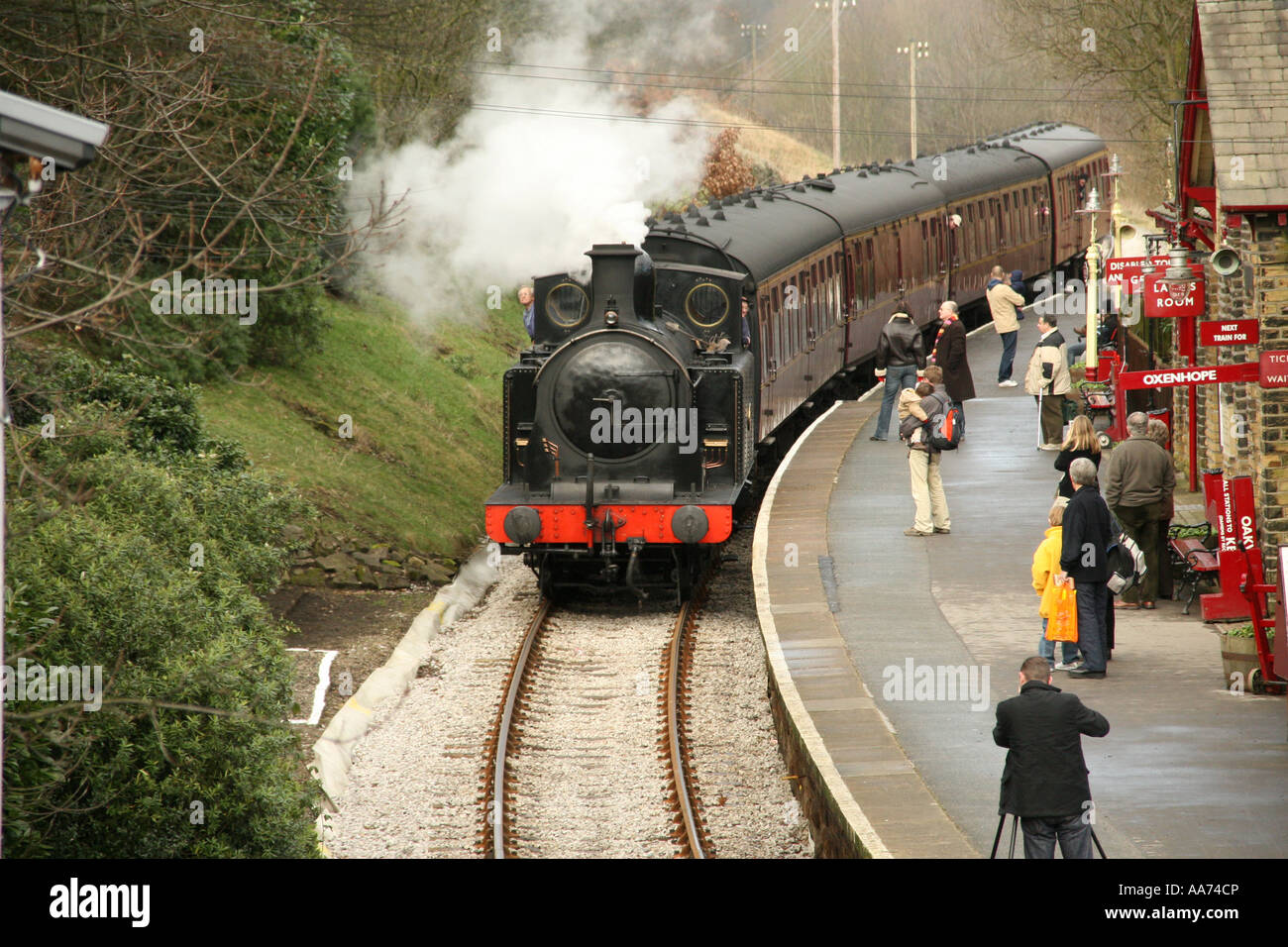 Steam Locomotive and passenger train at Keighley and Worth Valley ...