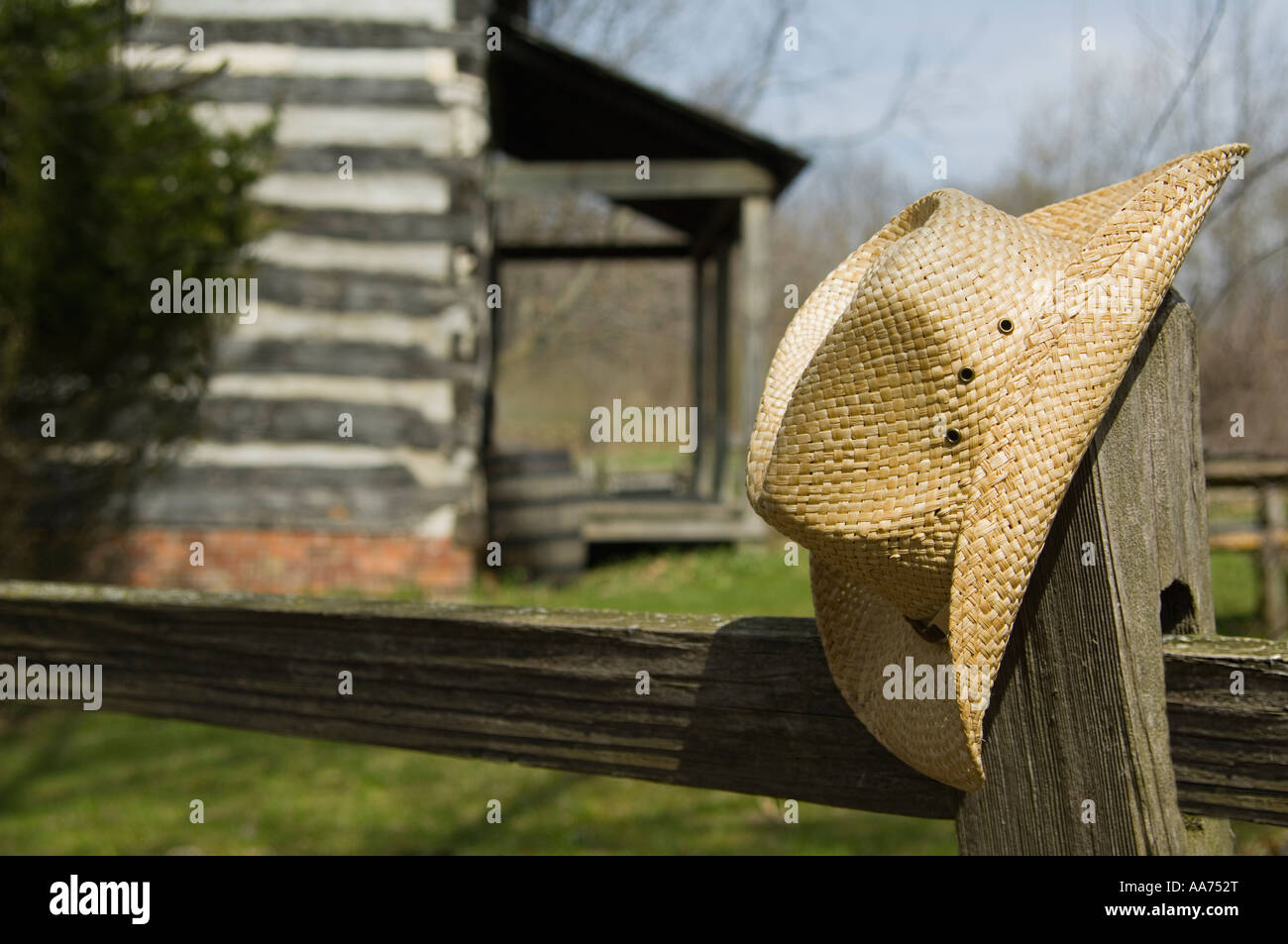 Cowboy hat on fence Stock Photo Alamy
